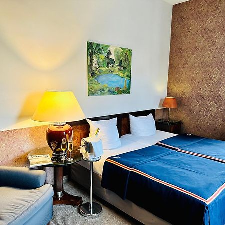 Zu Den Linden - Radebeul Pension Mit Restaurant Ngoại thất bức ảnh