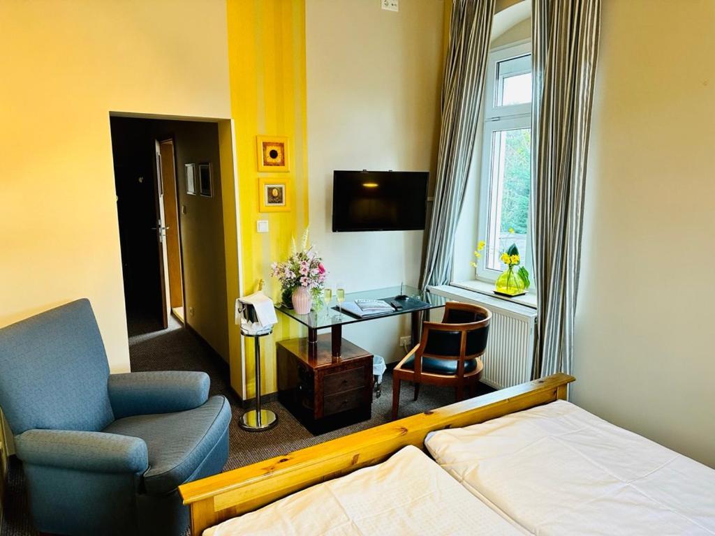 Zu Den Linden - Radebeul Pension Mit Restaurant Ngoại thất bức ảnh